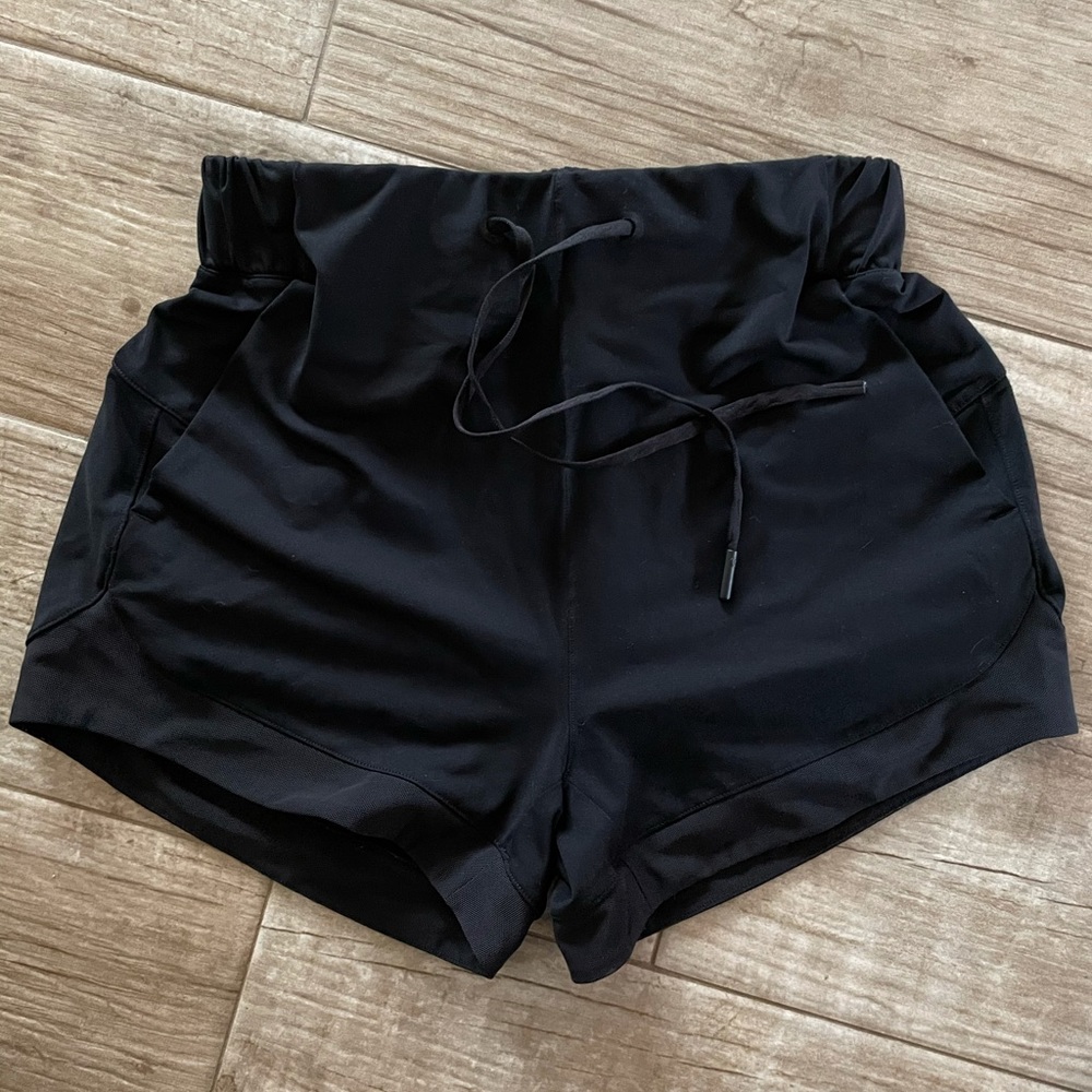Lululemon black shorts sz 2